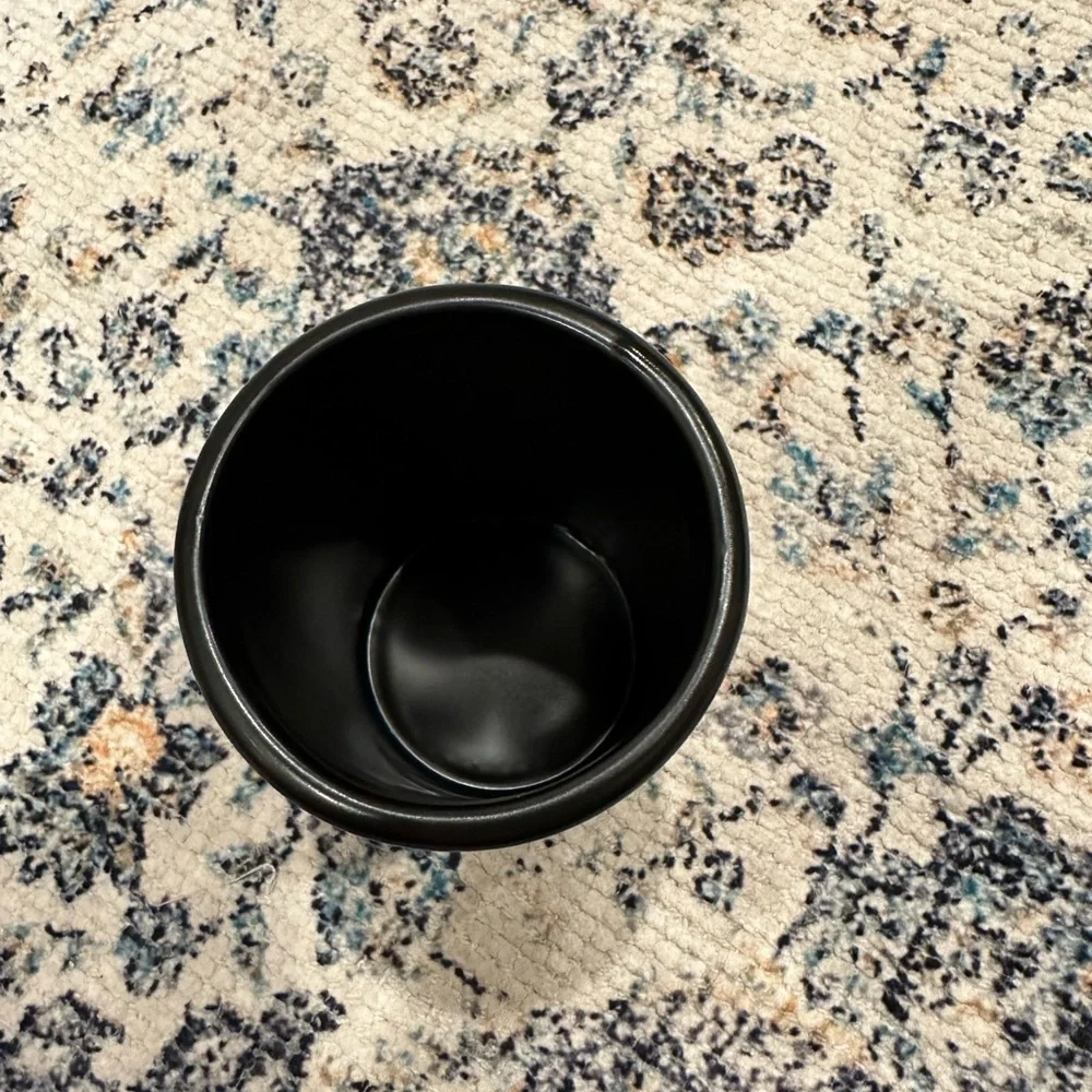 Black ceramic toothbrush holder